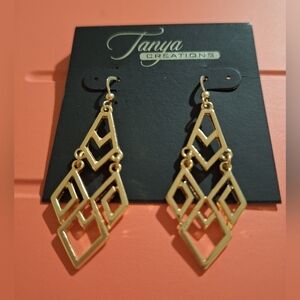 Gold Geometric Earrings NWT Pierced